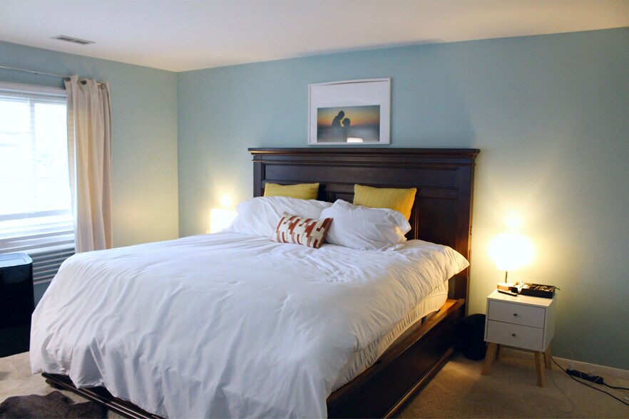 Master bedroom pic 1 - 15718 Orlan Brook Dr