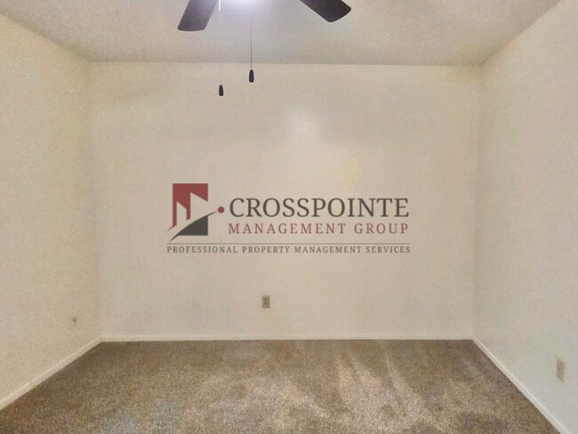 Building Photo - Tour Today! Cozy 3 Bedroom Unit!