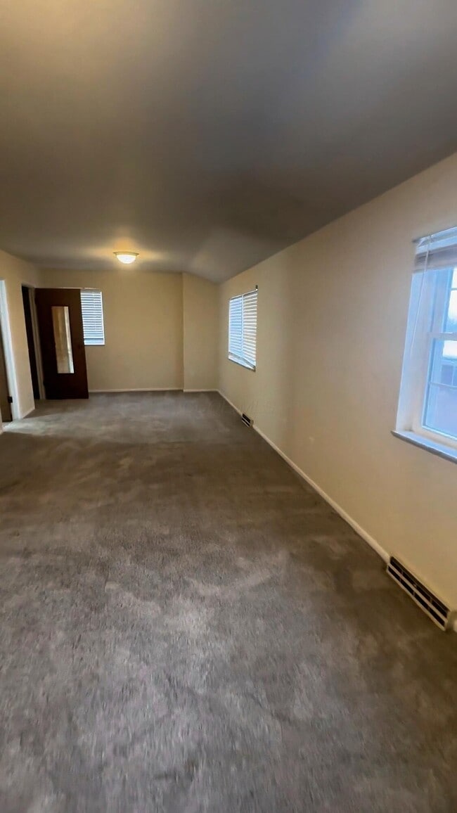 Building Photo - 1391 Bluff Ave