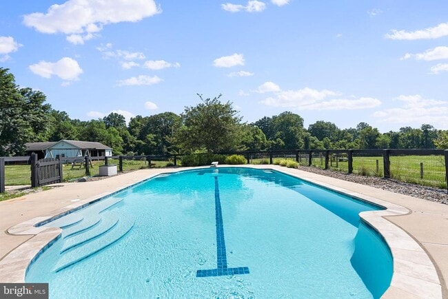 Building Photo - 137 Elk Ranch Park Rd