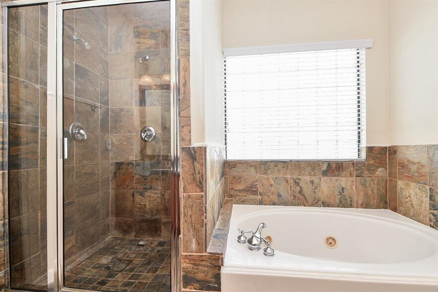 Building Photo - 4314 Koehler St