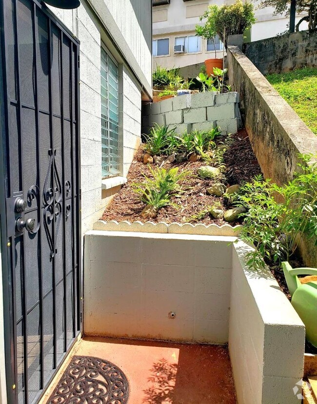 Building Photo - Private studio on a cul de sac- UTILITIES ...