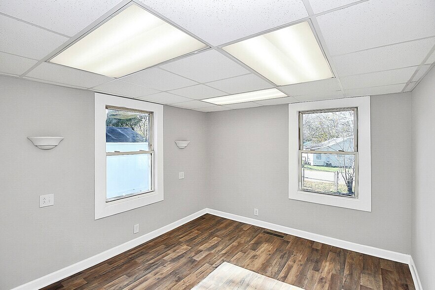 Building Photo - 209 Fairdale St