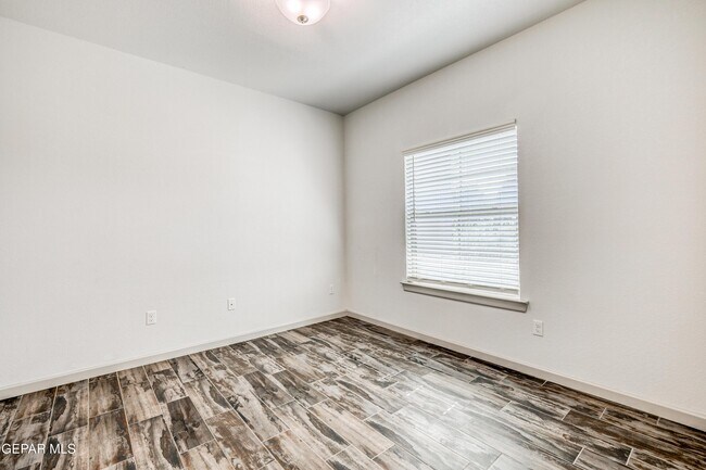 Building Photo - 6557 Toivoa Pl