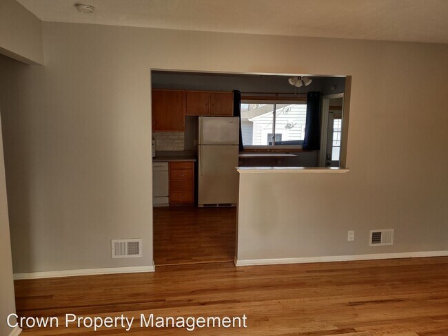 Building Photo - 3 br, 1 bath House - 8902 Westridge Dr