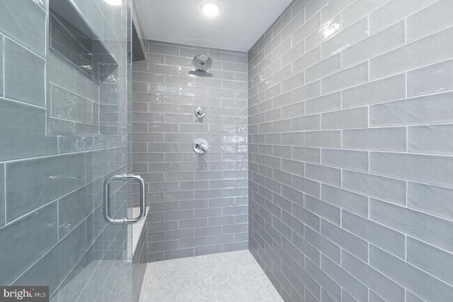 Building Photo - 711 N 16th St