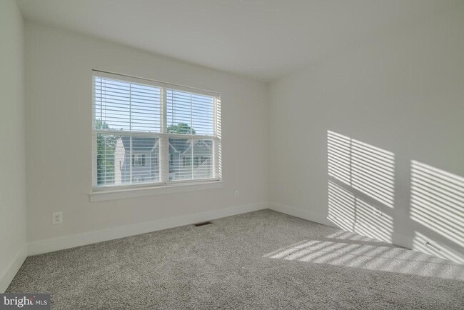 Building Photo - 617 Snapdragon Ct