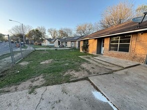 Building Photo - 6509 Moonglow Dr