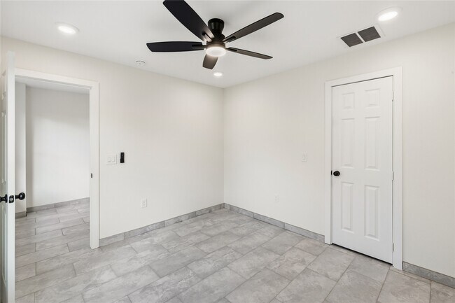 Building Photo - 6138 Brookfield Dr