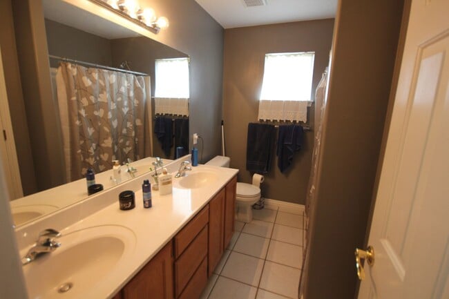 Building Photo - 3 Bedroom Townhome in Provo's Westside