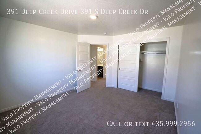 Building Photo - 391 Deep Crk Dr