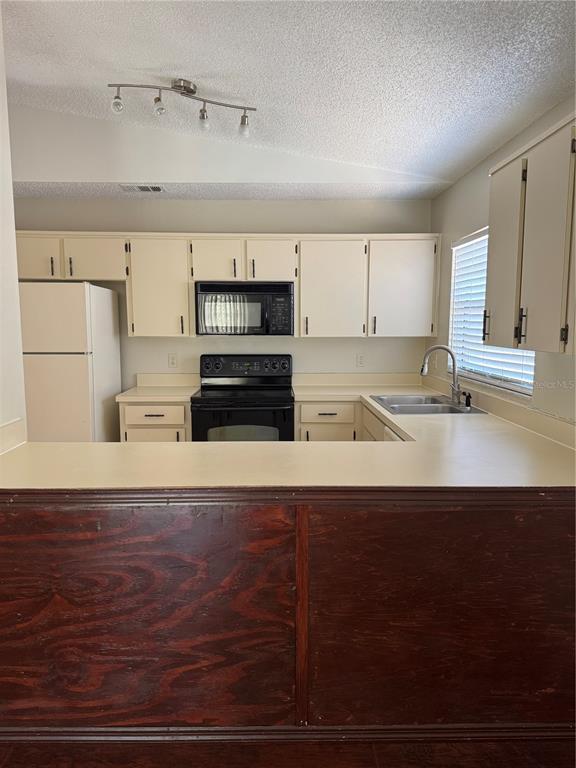 Building Photo - 1618 Bobolink Ln