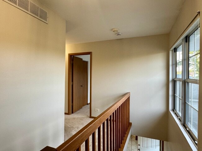 Building Photo - 1604 Estate Cir