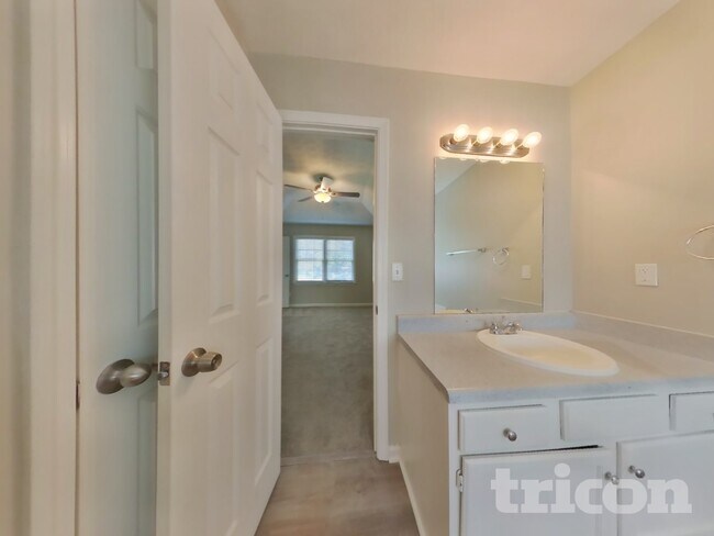 Building Photo - 220 Stevenson Trail