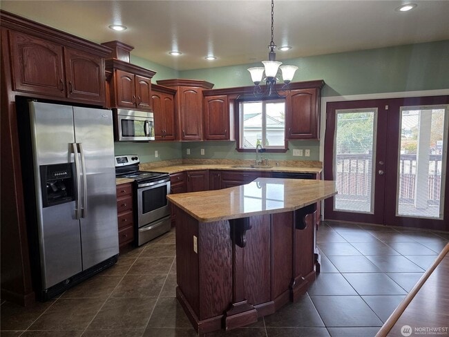 Building Photo - 3 Bed 2 Bath one story home