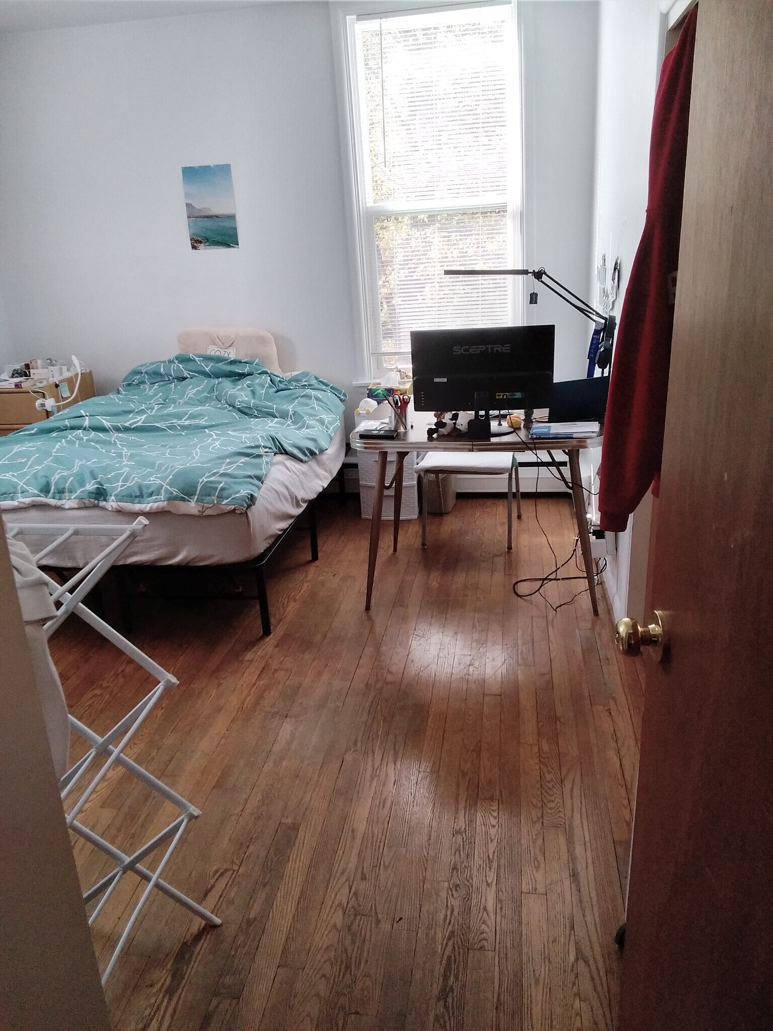 BR 2 - 927 E State St