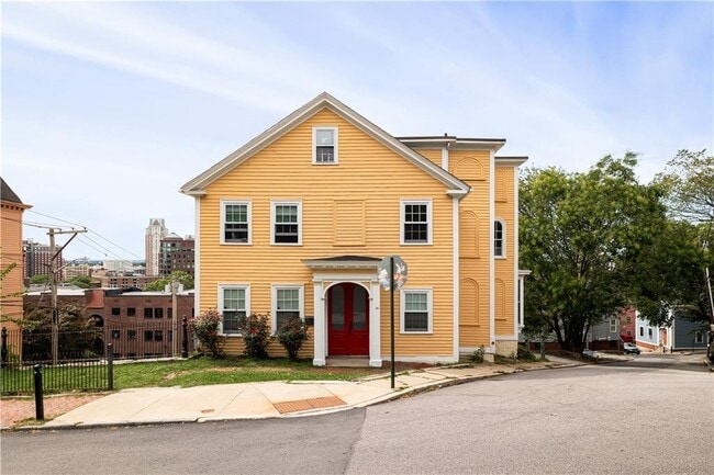Building Photo - 34 Congdon St
