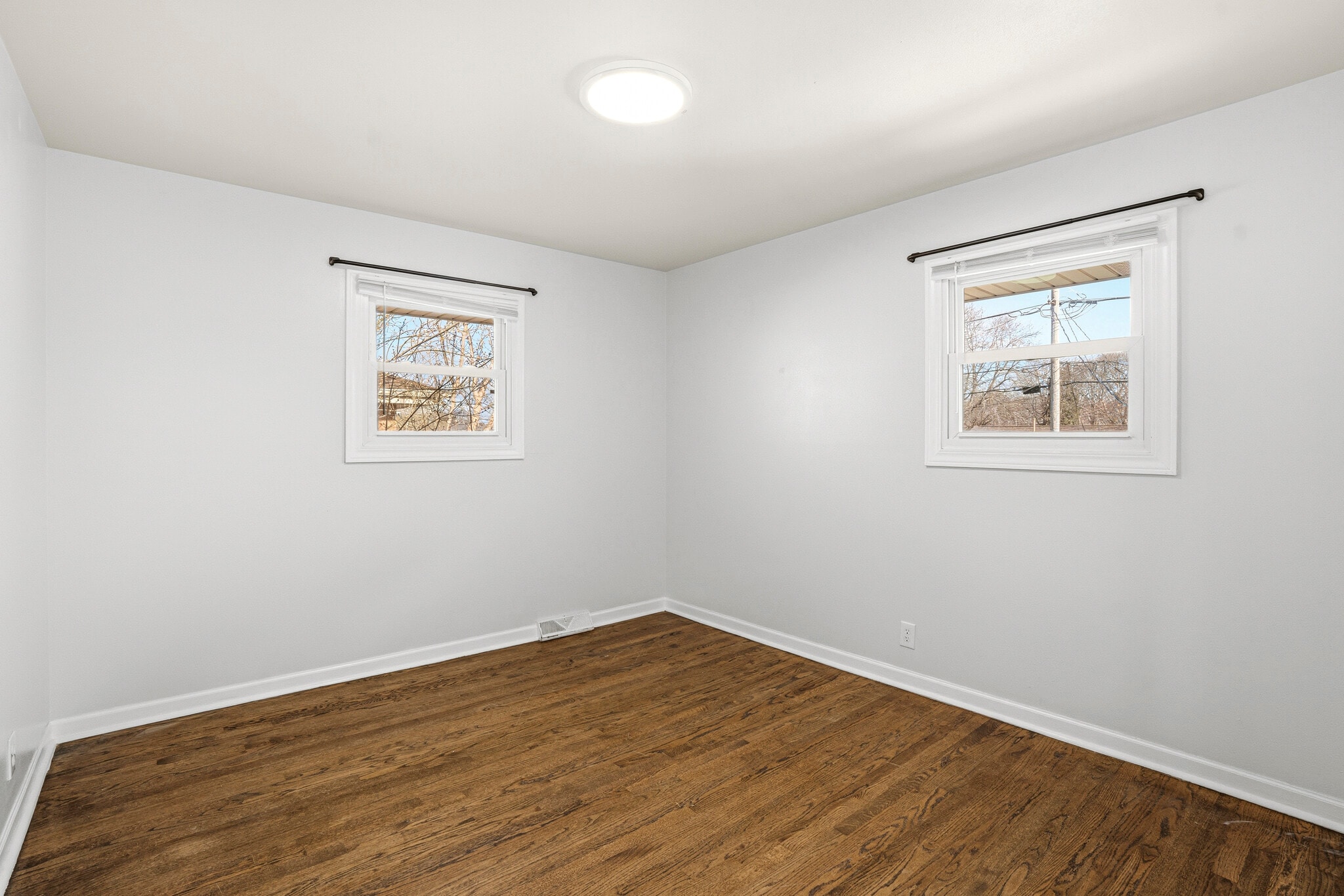 Building Photo - 3316 E Bottsford Ave