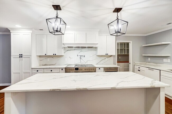 Building Photo - Beautiful Remodeled  Home in Historic Wilmore.