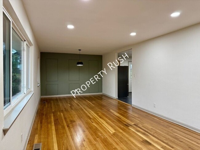 Building Photo - 3906 Forest Highland Cir