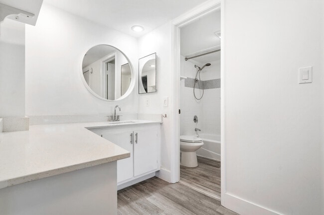 Building Photo - 3900 Oaks Clubhouse Dr