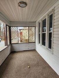 Building Photo - Nice 3 BR