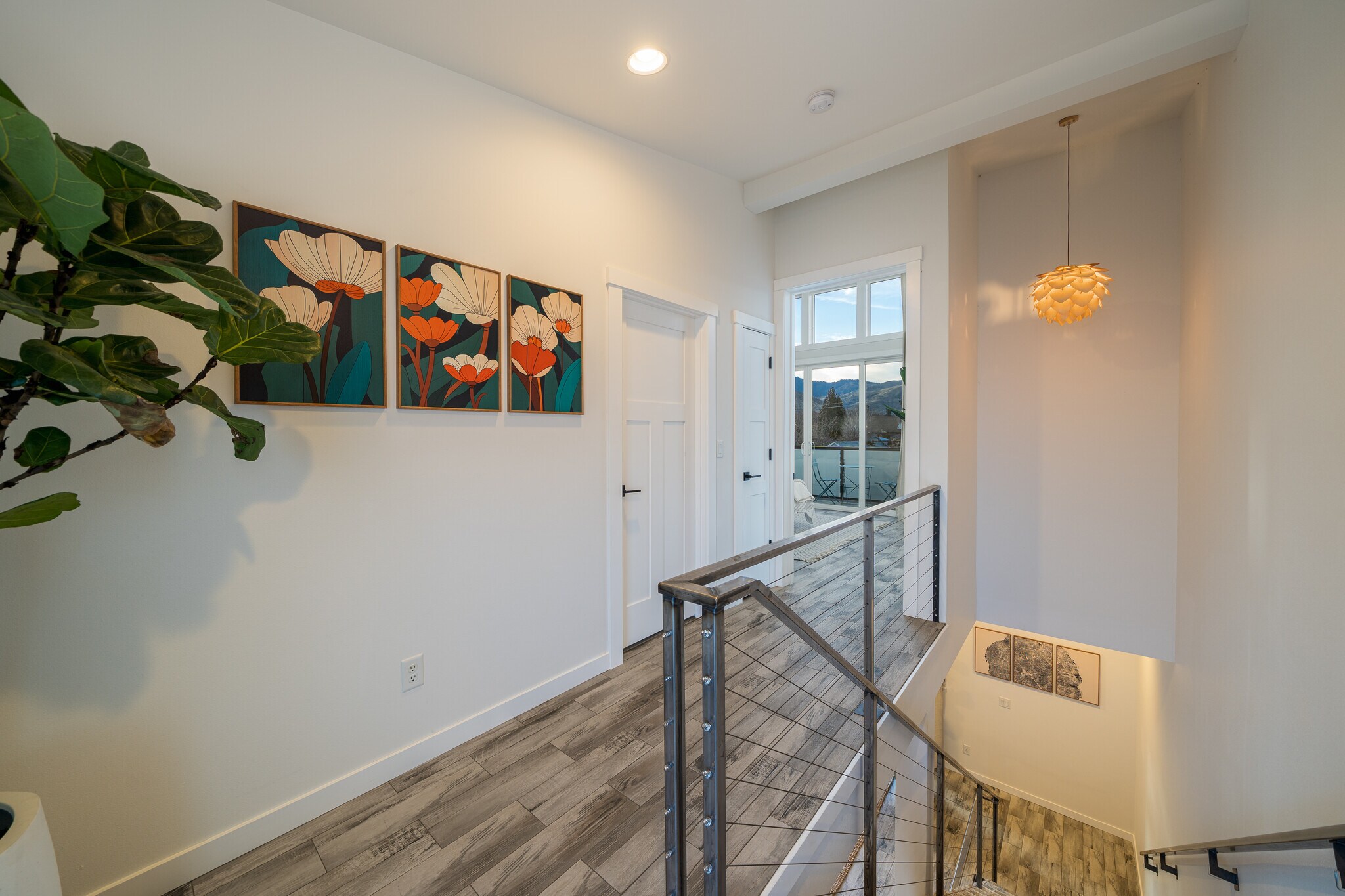 Building Photo - 823 Orondo Ave