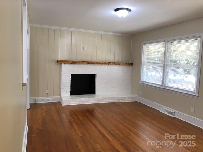 Building Photo - 4820 Amity Pl