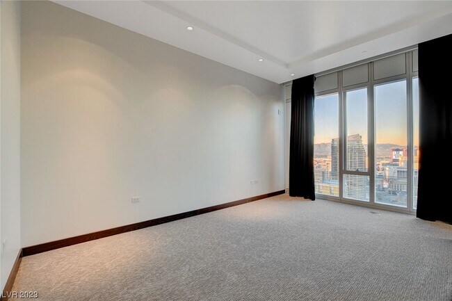 Building Photo - 3750 Las Vegas Blvd S