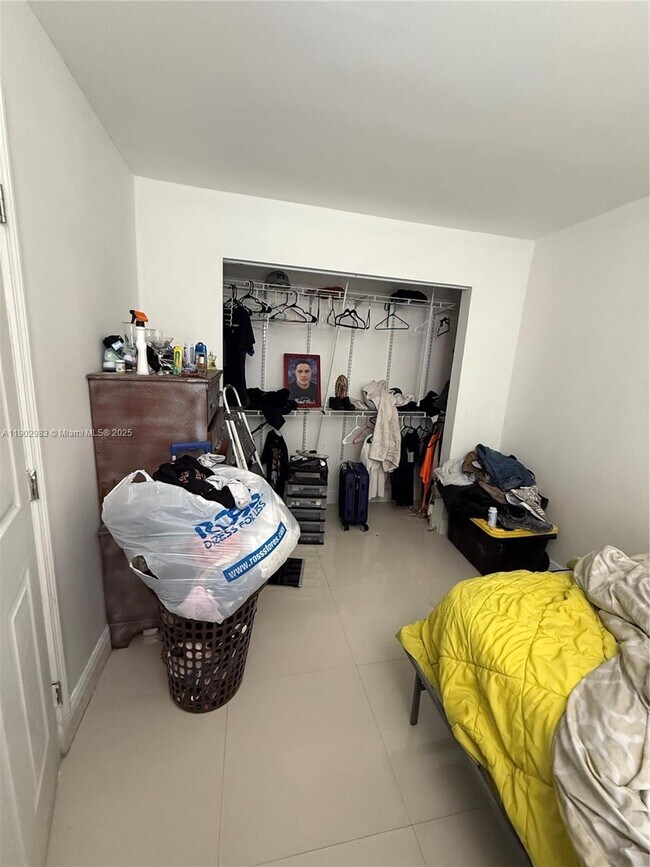 Building Photo - 603 SW 11th Ave