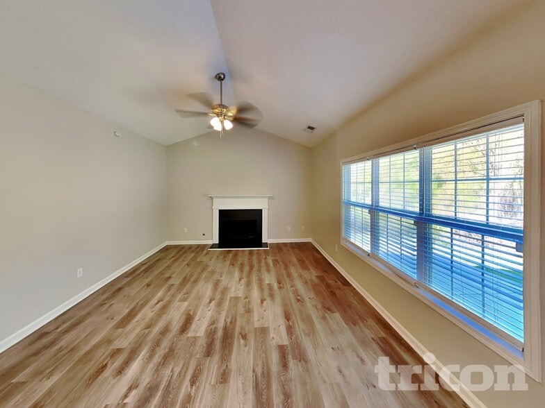 Building Photo - 114 Arbor Chase Pkwy