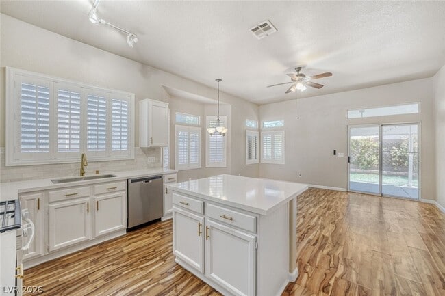 Building Photo - 5228 Boca Del Mar St