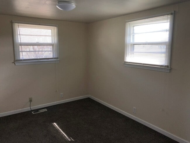 Building Photo - Newly Updated House in a Great Neighborhood!