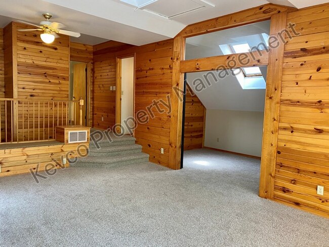 Building Photo - Remarkable Old Town House
