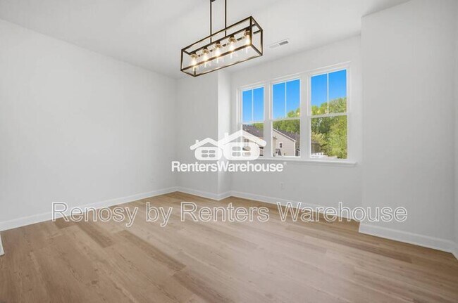 Building Photo - 1005 Opal St
