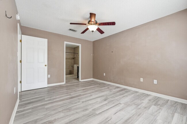 Building Photo - 357 Timber Wind Dr