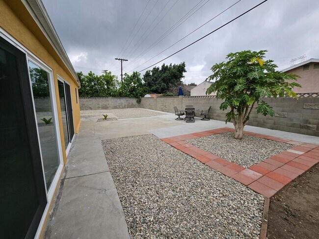 Building Photo - 1417 Evergreen St
