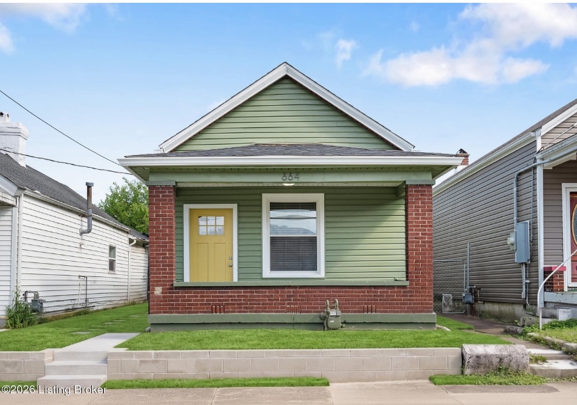 Building Photo - 664 Lynn St