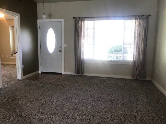 Building Photo - One of a Kind, Beautiful single-level family home in the SW Boise