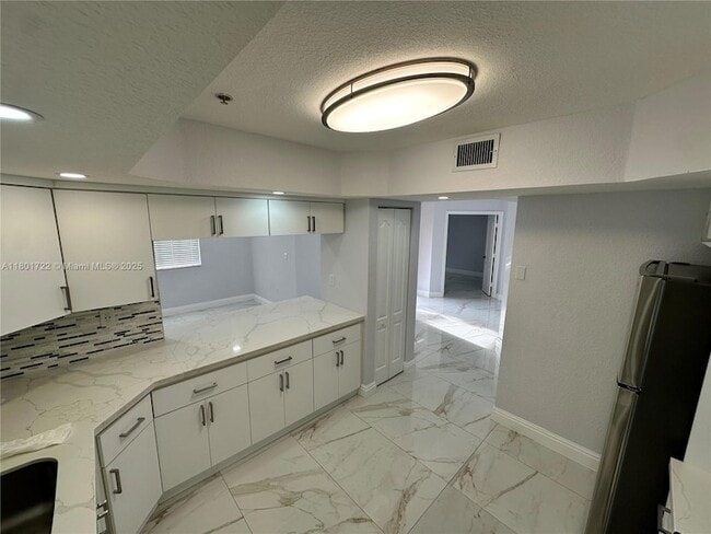 Building Photo - 17425 NW 75th Pl