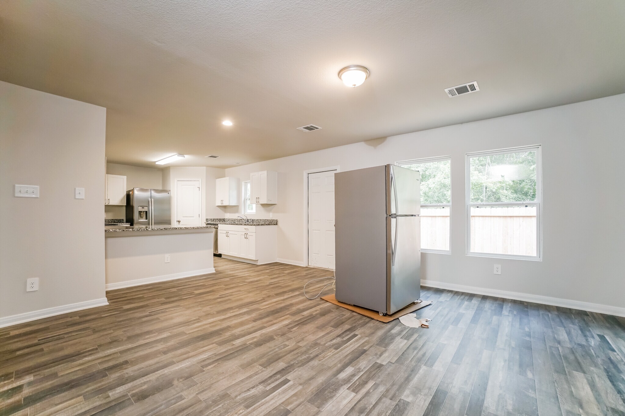 Building Photo - 15815 Del Norte Dr