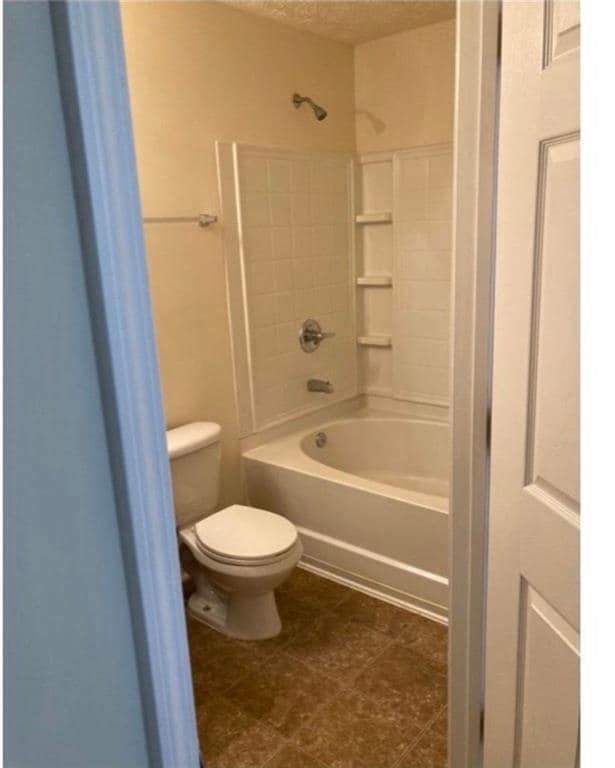 Building Photo - 6102 Fairington Club Dr