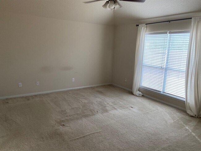 Building Photo - 6619 Halcyon Days Dr