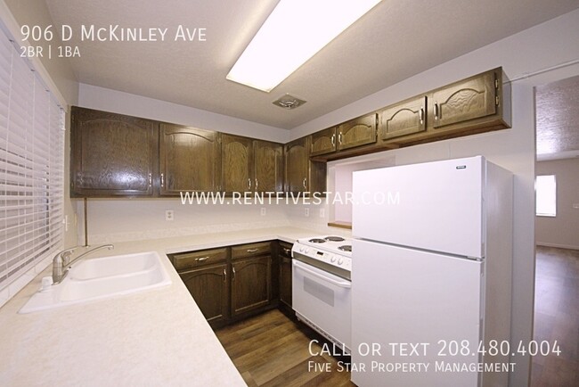 Building Photo - 906 McKinley Ave