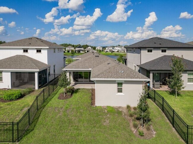 Building Photo - Gorgeous 3/2 Modern Home with a 2 Car Gara...