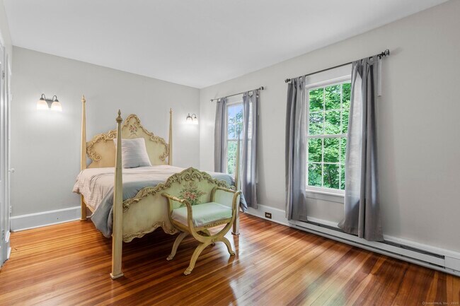 Building Photo - 286 Marlborough St