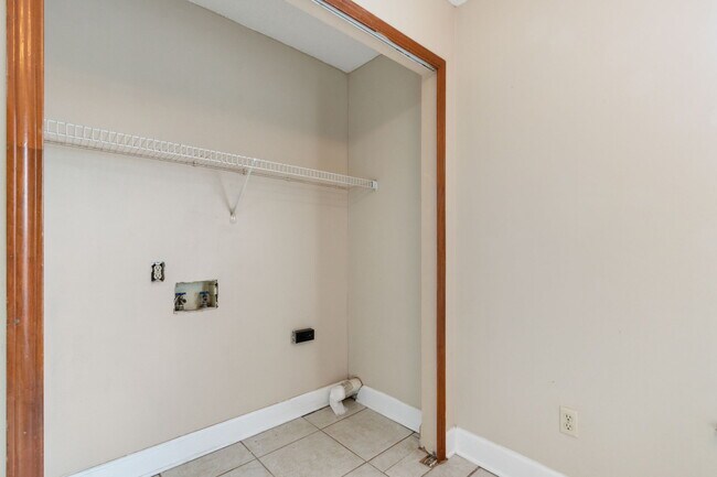 Building Photo - 8471-8473 3 Creeks Blvd