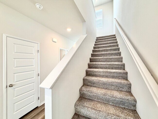 Building Photo - 3 bedroom Solar Home in Heirloom Farms for LEASE!