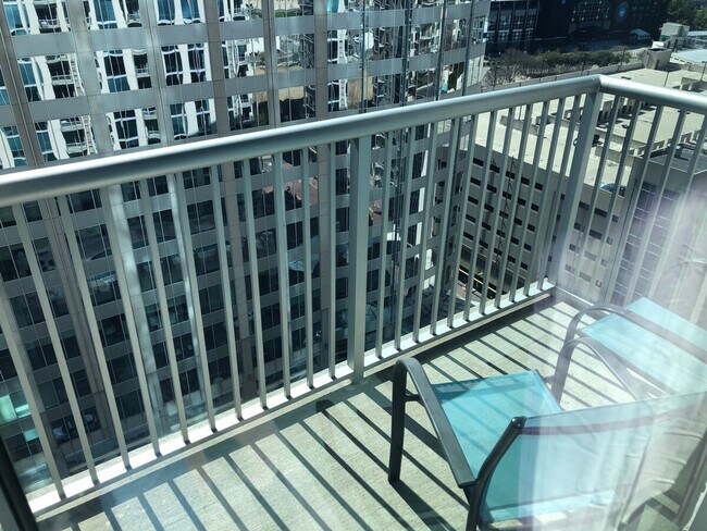 Building Photo - 320 S Church St