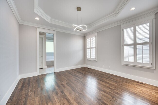 Building Photo - Stunning 4BE/3.5BA home in the heart of Green Hills!